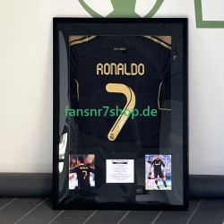 Cristiano Ronaldo Nr. 7 Real Madrid Retro Auswärtstrikot 2011 – signiert, Premium-Rahmen